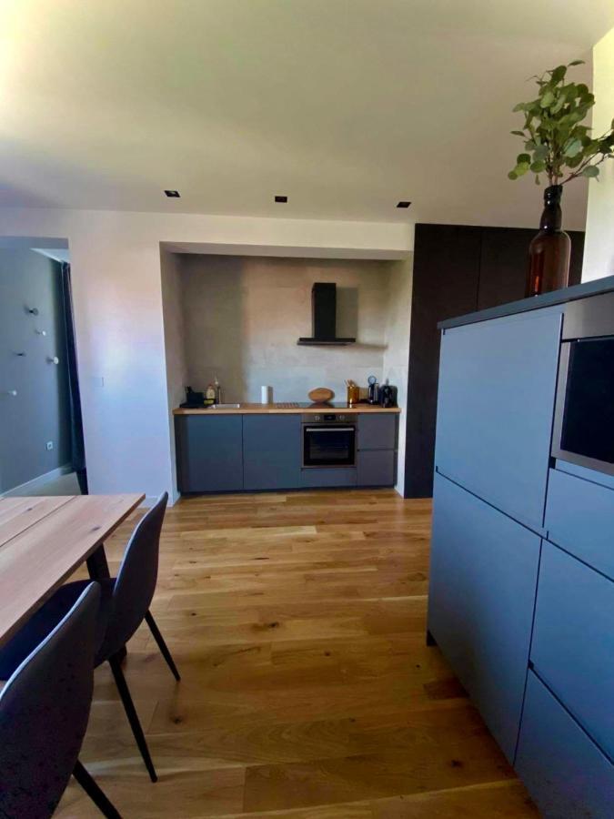 Apartman Zara Комарно Екстер'єр фото