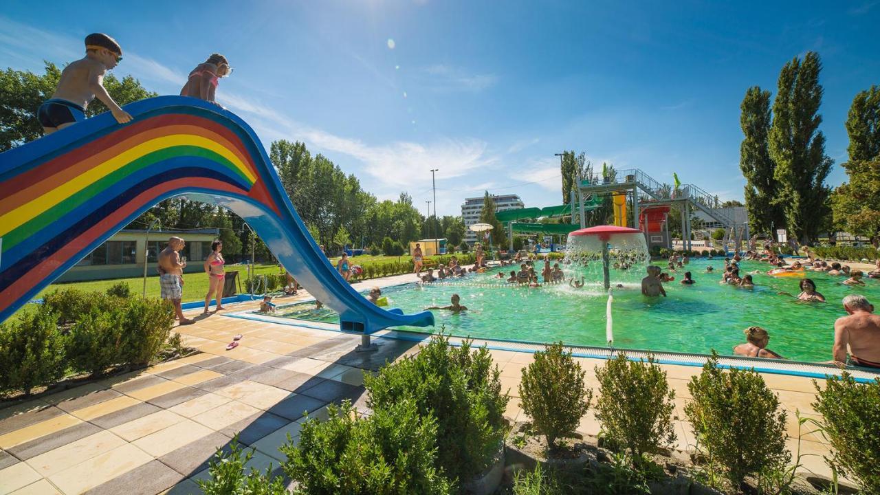 Apartman Zara Комарно Екстер'єр фото