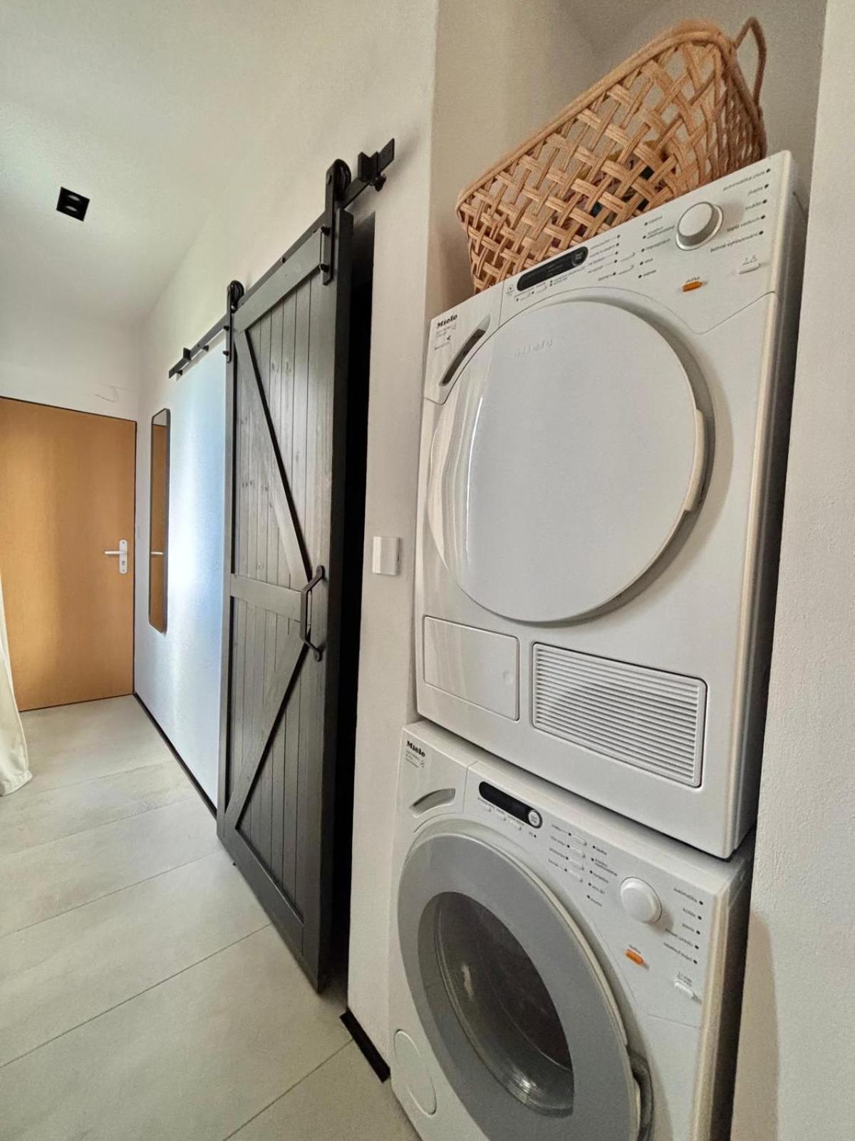 Apartman Zara Комарно Екстер'єр фото