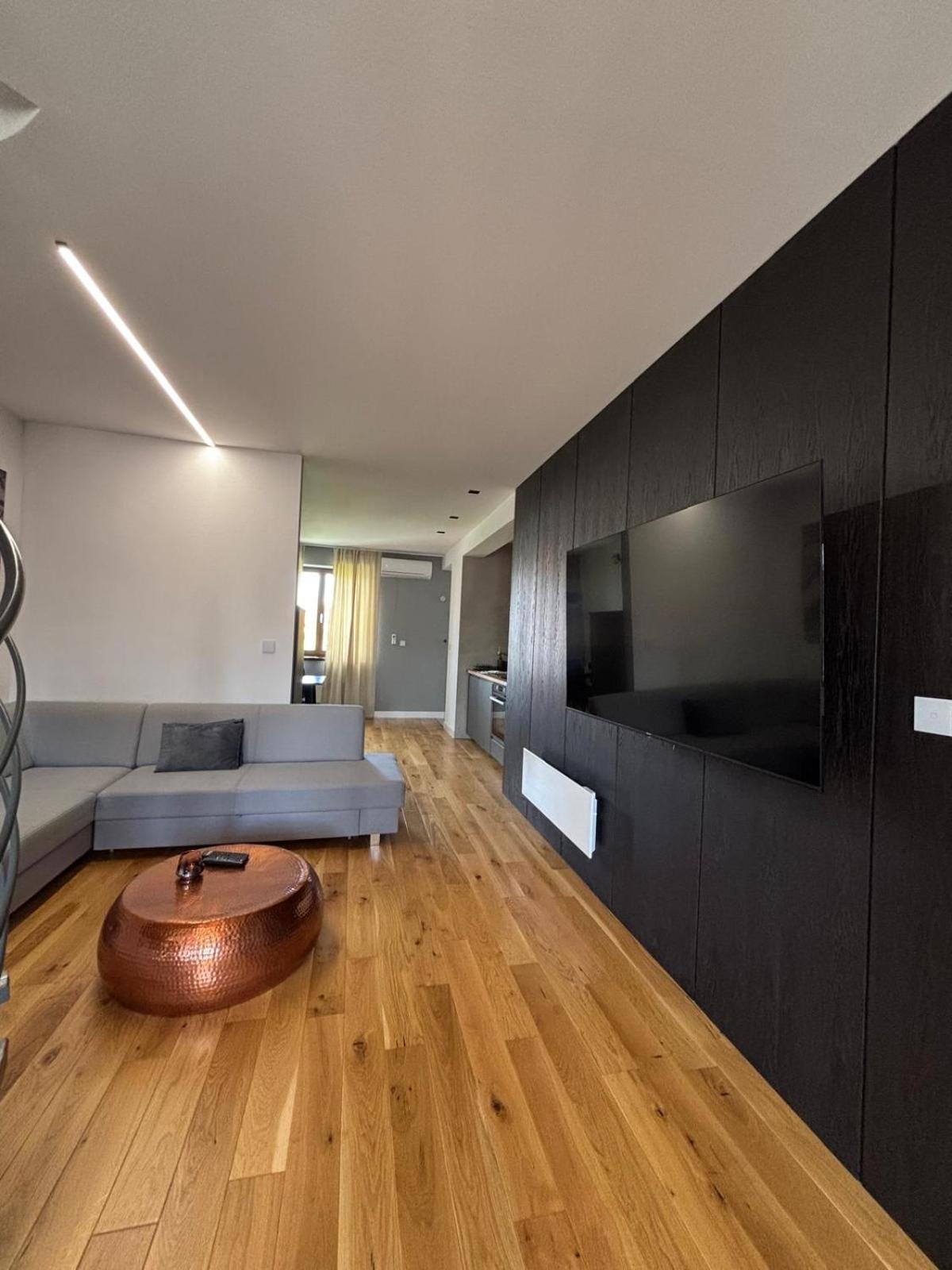 Apartman Zara Комарно Екстер'єр фото